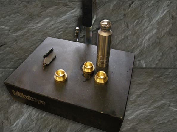 Piston & shoes · surface plate